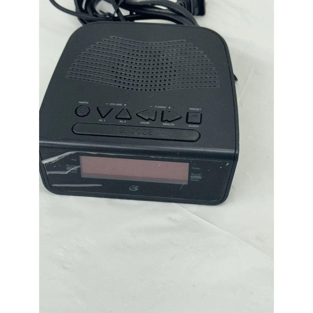 GPX C224B Dual Alarm Clock AM/FM Radio w/Red LED‎ Display Tested